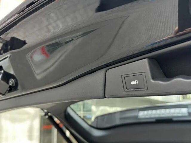 Чорний Тойота РАВ 4, об'ємом двигуна 2 л та пробігом 1 тис. км за 42281 $, фото 5 на Automoto.ua