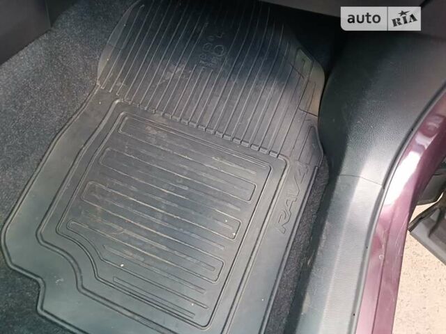 Фиолетовый Тойота РАВ 4, объемом двигателя 2.5 л и пробегом 140 тыс. км за 17200 $, фото 10 на Automoto.ua