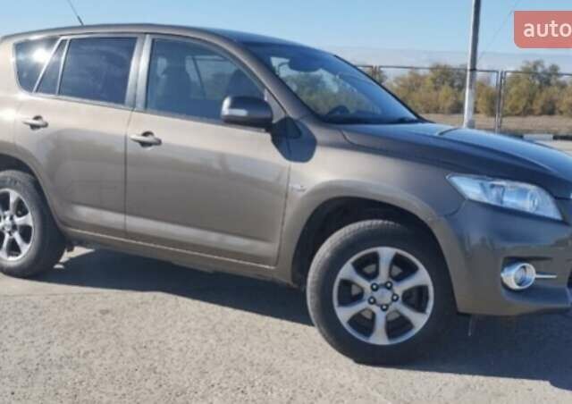 Коричневый Тойота РАВ 4, объемом двигателя 2.2 л и пробегом 202 тыс. км за 12800 $, фото 4 на Automoto.ua