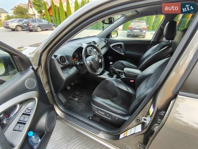 Коричневый Тойота РАВ 4, объемом двигателя 2.2 л и пробегом 225 тыс. км за 11800 $, фото 25 на Automoto.ua