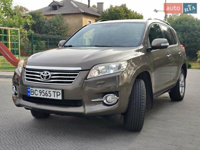 Коричневый Тойота РАВ 4, объемом двигателя 2.2 л и пробегом 225 тыс. км за 11800 $, фото 2 на Automoto.ua