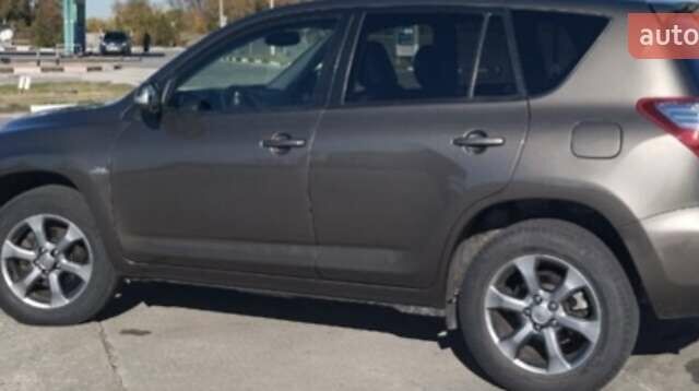 Коричневый Тойота РАВ 4, объемом двигателя 2.2 л и пробегом 202 тыс. км за 12800 $, фото 3 на Automoto.ua