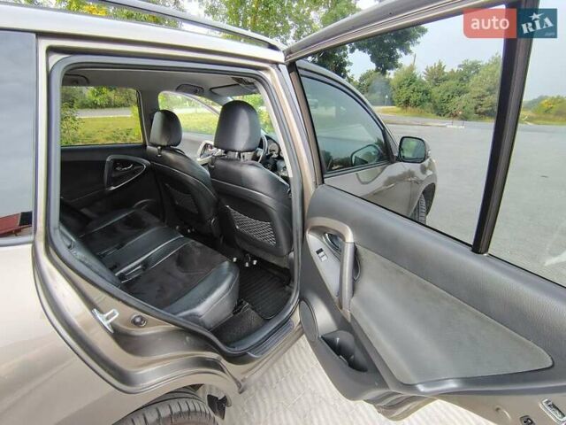 Коричневый Тойота РАВ 4, объемом двигателя 2.2 л и пробегом 225 тыс. км за 11800 $, фото 21 на Automoto.ua