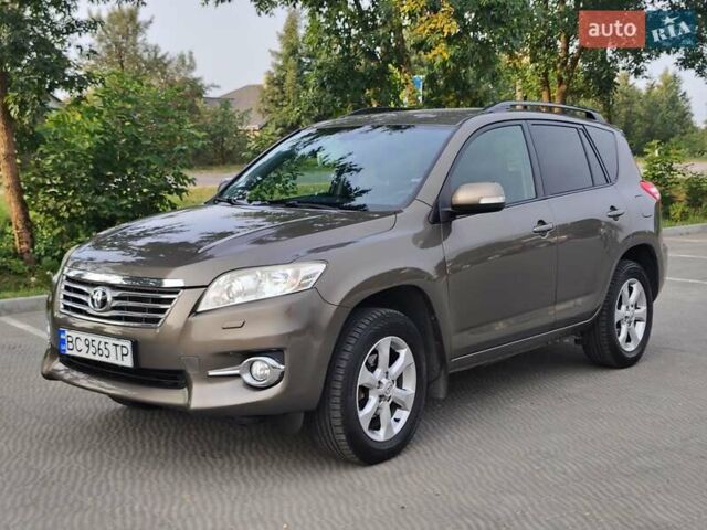 Коричневый Тойота РАВ 4, объемом двигателя 2.2 л и пробегом 225 тыс. км за 11800 $, фото 3 на Automoto.ua