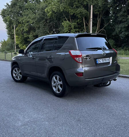 Коричневий Тойота РАВ 4, об'ємом двигуна 2.2 л та пробігом 230 тис. км за 14500 $, фото 2 на Automoto.ua