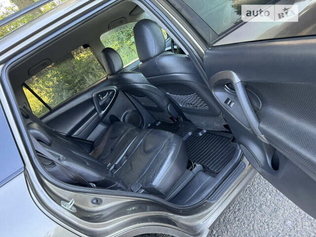 Коричневий Тойота РАВ 4, об'ємом двигуна 2.36 л та пробігом 280 тис. км за 11900 $, фото 15 на Automoto.ua