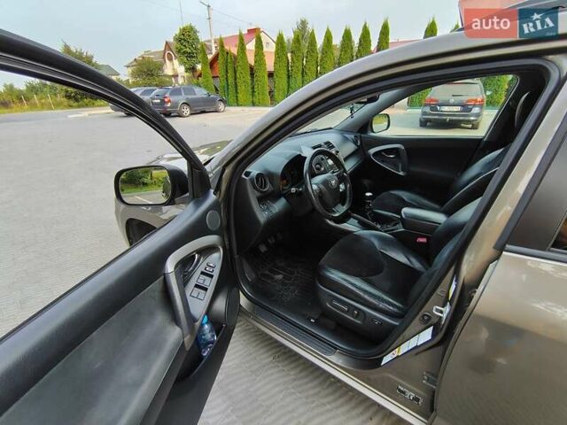 Коричневый Тойота РАВ 4, объемом двигателя 2.2 л и пробегом 225 тыс. км за 11800 $, фото 19 на Automoto.ua