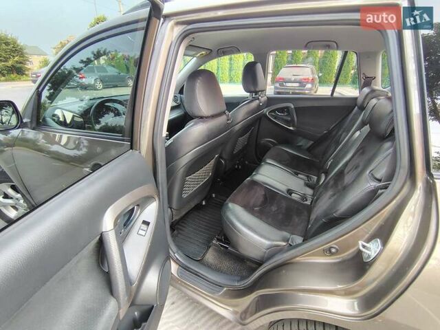 Коричневый Тойота РАВ 4, объемом двигателя 2.2 л и пробегом 225 тыс. км за 11800 $, фото 16 на Automoto.ua