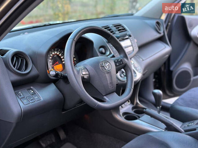 Коричневый Тойота РАВ 4, объемом двигателя 2 л и пробегом 67 тыс. км за 14800 $, фото 11 на Automoto.ua