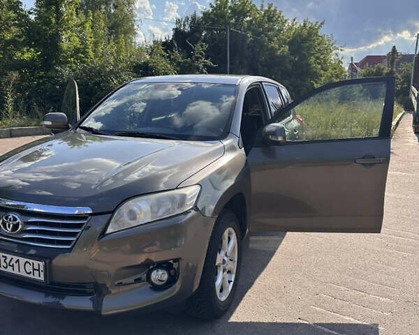 Коричневый Тойота РАВ 4, объемом двигателя 2.23 л и пробегом 228 тыс. км за 11000 $, фото 3 на Automoto.ua