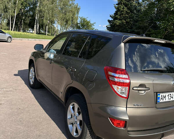 Коричневый Тойота РАВ 4, объемом двигателя 2.23 л и пробегом 228 тыс. км за 11000 $, фото 2 на Automoto.ua