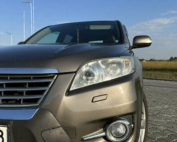 Коричневый Тойота РАВ 4, объемом двигателя 2 л и пробегом 253 тыс. км за 12500 $, фото 14 на Automoto.ua