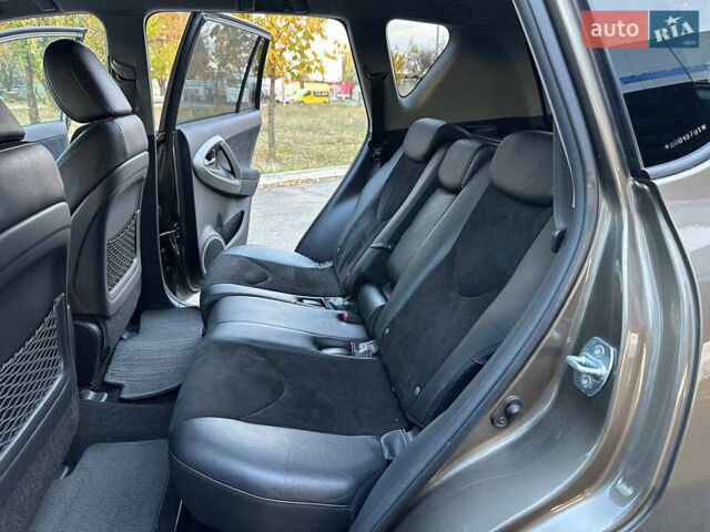 Коричневый Тойота РАВ 4, объемом двигателя 2 л и пробегом 67 тыс. км за 14800 $, фото 20 на Automoto.ua