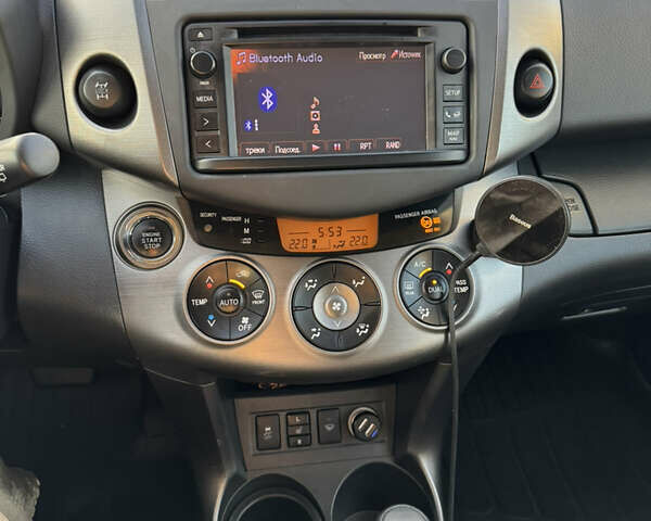 Коричневий Тойота РАВ 4, об'ємом двигуна 2 л та пробігом 145 тис. км за 16300 $, фото 16 на Automoto.ua