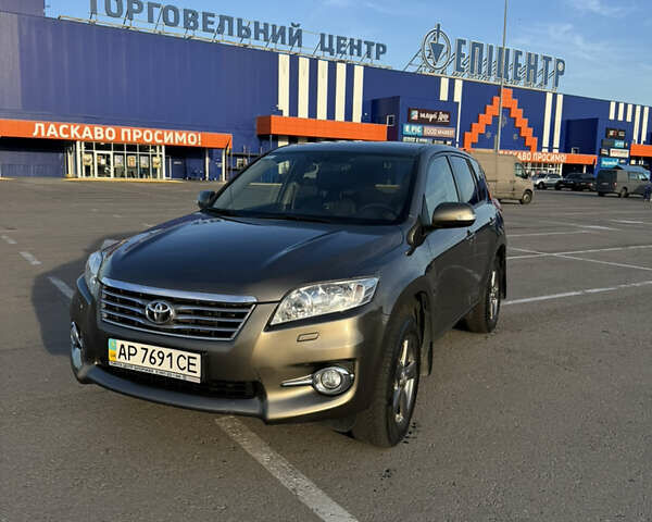 Коричневий Тойота РАВ 4, об'ємом двигуна 2 л та пробігом 145 тис. км за 16300 $, фото 2 на Automoto.ua