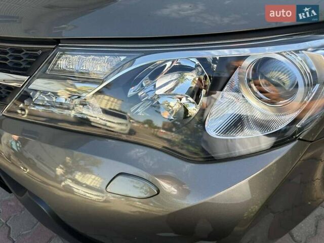 Тойота РАВ 4 2013 в Киеве на Automoto.ua Коричневый Тойота РАВ 4, объемом двигателя 2.23 л и пробегом 161 тыс. км за 17990 $, фото 5 на Automoto.ua