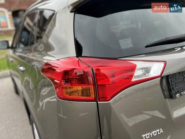 Тойота РАВ 4 2013 у Києві на Automoto.ua Коричневий Тойота РАВ 4, об'ємом двигуна 2.5 л та пробігом 137 тис. км за 17800 $, фото 28 на Automoto.ua