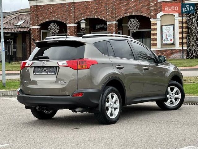 Тойота РАВ 4 2013 у Києві на Automoto.ua Коричневий Тойота РАВ 4, об'ємом двигуна 2.5 л та пробігом 137 тис. км за 17800 $, фото 10 на Automoto.ua