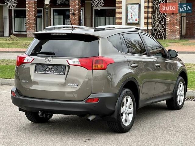 Тойота РАВ 4 2013 у Києві на Automoto.ua Коричневий Тойота РАВ 4, об'ємом двигуна 2.5 л та пробігом 137 тис. км за 17800 $, фото 8 на Automoto.ua