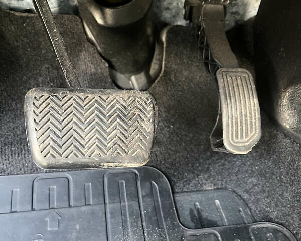 Коричневый Тойота РАВ 4, объемом двигателя 2.4 л и пробегом 173 тыс. км за 16800 $, фото 3 на Automoto.ua