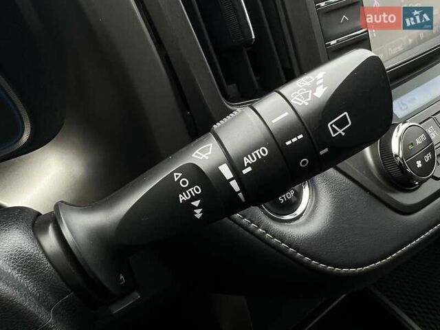 Тойота РАВ 4 2013 у Києві на Automoto.ua Коричневий Тойота РАВ 4, об'ємом двигуна 2.5 л та пробігом 137 тис. км за 17800 $, фото 59 на Automoto.ua