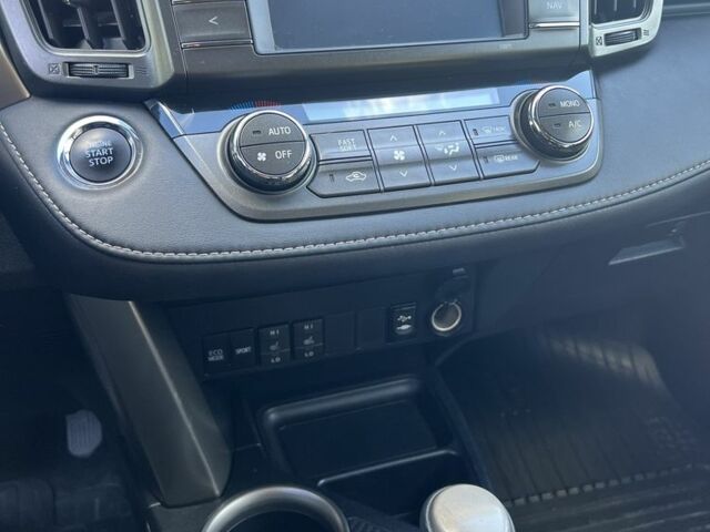 Коричневий Тойота РАВ 4, об'ємом двигуна 2 л та пробігом 186 тис. км за 16000 $, фото 5 на Automoto.ua