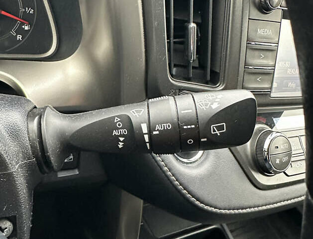 Коричневий Тойота РАВ 4, об'ємом двигуна 2 л та пробігом 189 тис. км за 15999 $, фото 47 на Automoto.ua