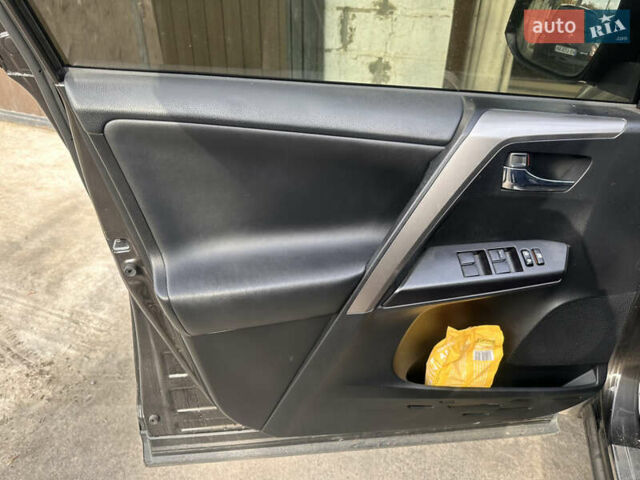 Тойота РАВ 4 2016 в Днепре (Днепропетровске) на Automoto.ua Коричневый Тойота РАВ 4, объемом двигателя 2.23 л и пробегом 178 тыс. км за 22000 $, фото 9 на Automoto.ua