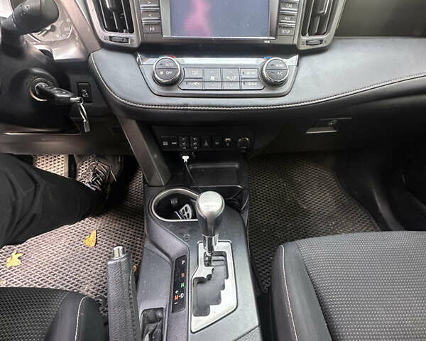Тойота РАВ 4 2016 в Днепре (Днепропетровске) на Automoto.ua Коричневый Тойота РАВ 4, объемом двигателя 2.23 л и пробегом 178 тыс. км за 22000 $, фото 4 на Automoto.ua
