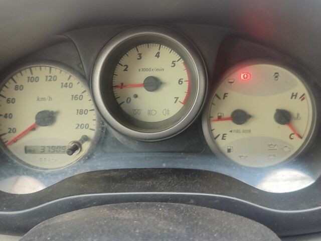 Красный Тойота РАВ 4, объемом двигателя 2 л и пробегом 370 тыс. км за 3500 $, фото 5 на Automoto.ua