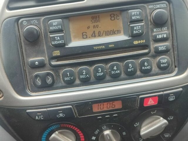 Красный Тойота РАВ 4, объемом двигателя 2 л и пробегом 370 тыс. км за 3500 $, фото 7 на Automoto.ua