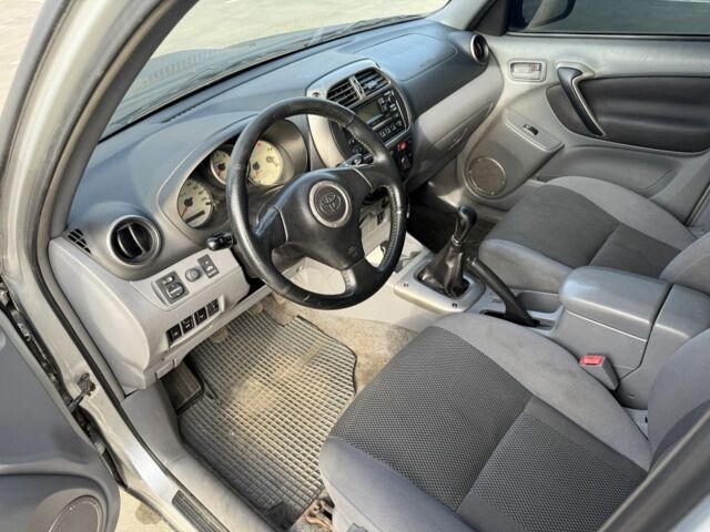 Красный Тойота РАВ 4, объемом двигателя 2 л и пробегом 262 тыс. км за 4000 $, фото 11 на Automoto.ua