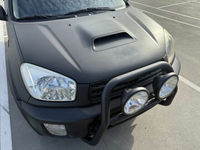 Красный Тойота РАВ 4, объемом двигателя 2 л и пробегом 262 тыс. км за 4000 $, фото 2 на Automoto.ua