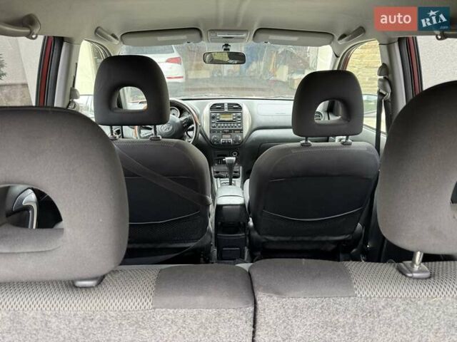 Красный Тойота РАВ 4, объемом двигателя 2 л и пробегом 192 тыс. км за 8100 $, фото 4 на Automoto.ua