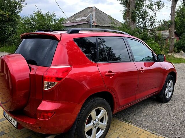 Червоний Тойота РАВ 4, об'ємом двигуна 2 л та пробігом 200 тис. км за 7500 $, фото 2 на Automoto.ua