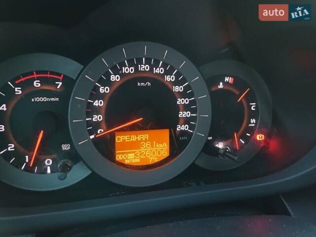 Красный Тойота РАВ 4, объемом двигателя 2.2 л и пробегом 326 тыс. км за 9500 $, фото 40 на Automoto.ua