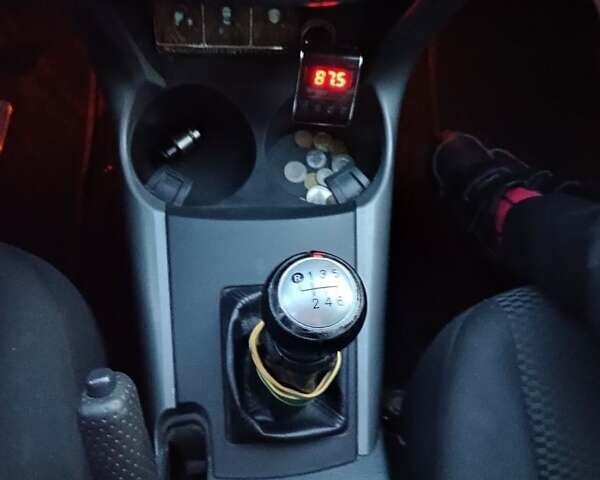 Красный Тойота РАВ 4, объемом двигателя 2.2 л и пробегом 326 тыс. км за 9500 $, фото 41 на Automoto.ua