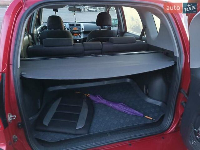 Красный Тойота РАВ 4, объемом двигателя 2.2 л и пробегом 326 тыс. км за 9500 $, фото 26 на Automoto.ua