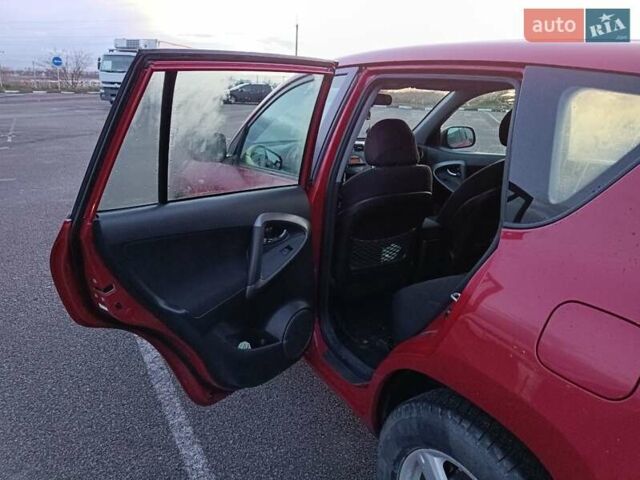 Красный Тойота РАВ 4, объемом двигателя 2.2 л и пробегом 326 тыс. км за 9500 $, фото 24 на Automoto.ua