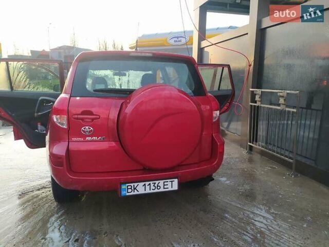 Красный Тойота РАВ 4, объемом двигателя 2.2 л и пробегом 326 тыс. км за 9500 $, фото 4 на Automoto.ua