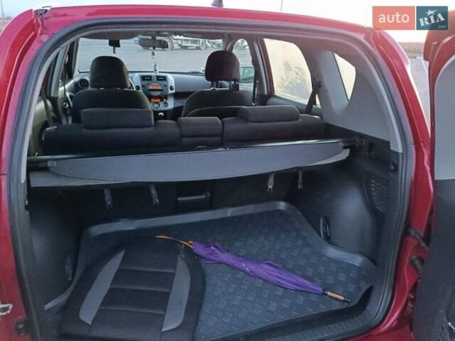 Красный Тойота РАВ 4, объемом двигателя 2.2 л и пробегом 326 тыс. км за 9500 $, фото 22 на Automoto.ua