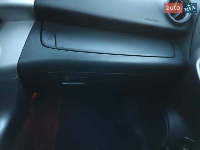 Красный Тойота РАВ 4, объемом двигателя 2.2 л и пробегом 326 тыс. км за 9500 $, фото 38 на Automoto.ua