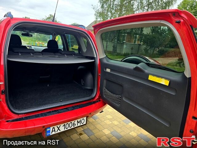 Червоний Тойота РАВ 4, об'ємом двигуна 2 л та пробігом 200 тис. км за 7500 $, фото 4 на Automoto.ua