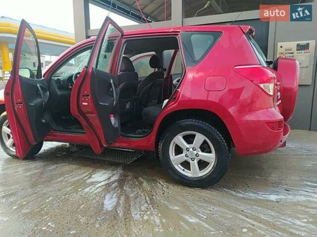 Красный Тойота РАВ 4, объемом двигателя 2.2 л и пробегом 326 тыс. км за 9500 $, фото 6 на Automoto.ua