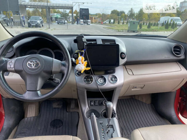 Красный Тойота РАВ 4, объемом двигателя 2 л и пробегом 244 тыс. км за 9500 $, фото 18 на Automoto.ua