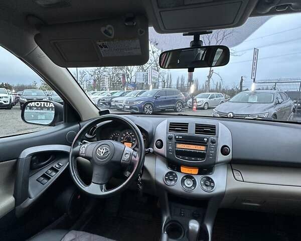 Красный Тойота РАВ 4, объемом двигателя 2.4 л и пробегом 336 тыс. км за 10300 $, фото 22 на Automoto.ua