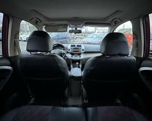 Красный Тойота РАВ 4, объемом двигателя 2.4 л и пробегом 336 тыс. км за 10300 $, фото 13 на Automoto.ua