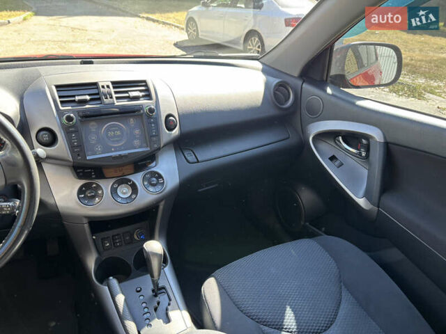 Красный Тойота РАВ 4, объемом двигателя 2 л и пробегом 168 тыс. км за 10500 $, фото 10 на Automoto.ua