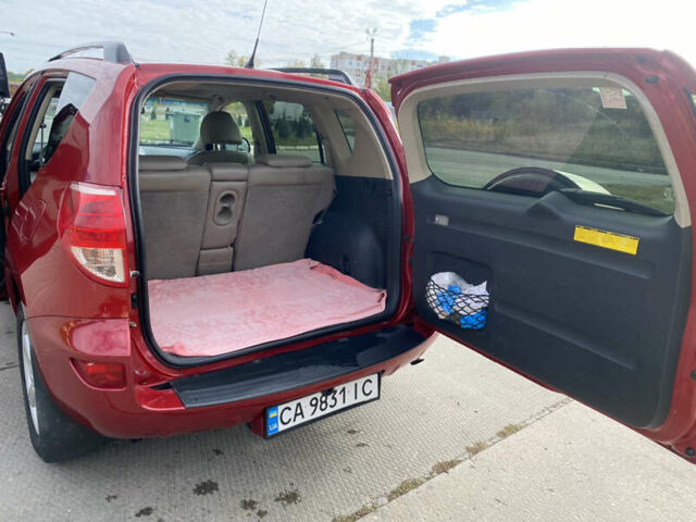 Красный Тойота РАВ 4, объемом двигателя 2 л и пробегом 244 тыс. км за 9500 $, фото 21 на Automoto.ua