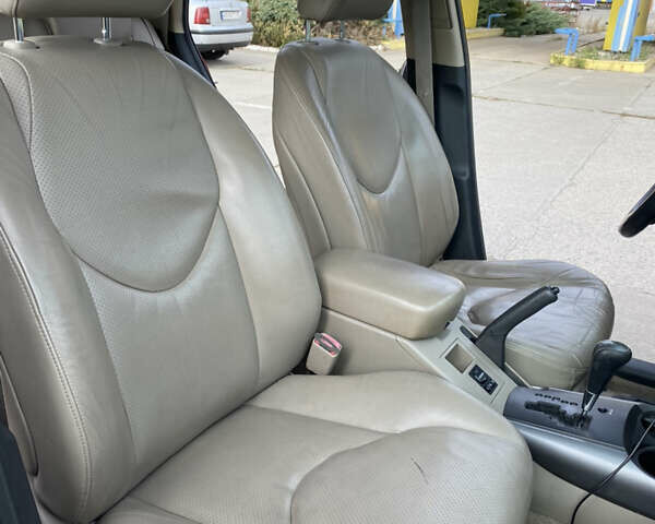 Красный Тойота РАВ 4, объемом двигателя 2 л и пробегом 244 тыс. км за 9500 $, фото 17 на Automoto.ua